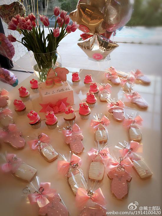 汪峰章子怡女兒滿月 汪峰章子怡女兒滿月