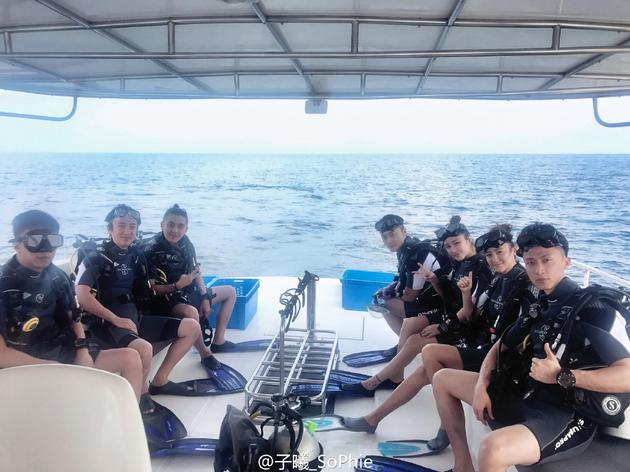 王思聰包島跨年 與新歡享晚餐 王思聰包島跨年 與新歡享晚餐