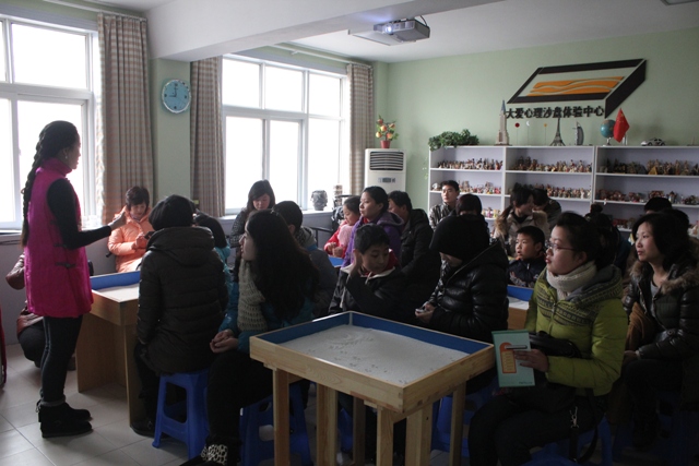 《成長(zhǎng)心連心》專家課堂，女主播娜娜姐姐現(xiàn)場(chǎng)主持