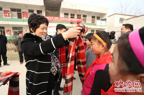 河南電臺(tái)音樂廣播魅力881的志愿者走進(jìn)濮陽市臺(tái)前縣徐嶺東村小學(xué) 河南電臺(tái)音樂廣播魅力881的志愿者走進(jìn)濮陽市臺(tái)前縣徐嶺東村小學(xué)