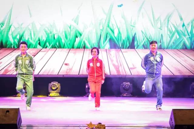 趙帥、夢茹、樂天 舞蹈《咱們屯里的人》