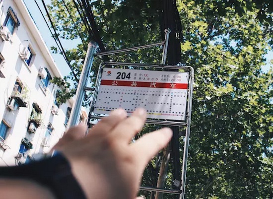 鄭州日常，公共汽車(chē)，最大眾的出行方式。