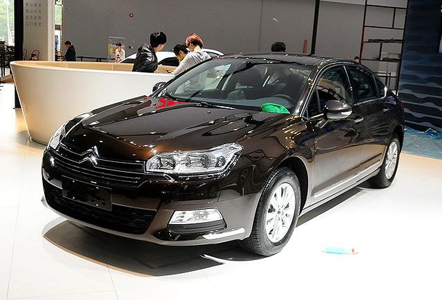 在2013廣州車展上亮相的東風(fēng)雪鐵龍C5車型 在2013廣州車展上亮相的東風(fēng)雪鐵龍C5車型