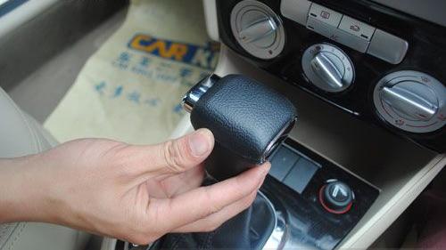 如何通過(guò)內(nèi)飾選優(yōu)質(zhì)二手車 注意謹(jǐn)防泡水車