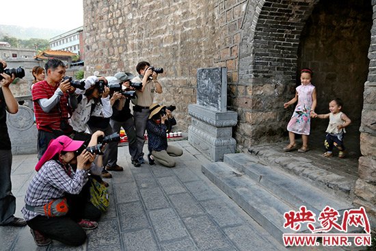 領(lǐng)略禹州濃郁的風(fēng)土民情 領(lǐng)略禹州濃郁的風(fēng)土民情