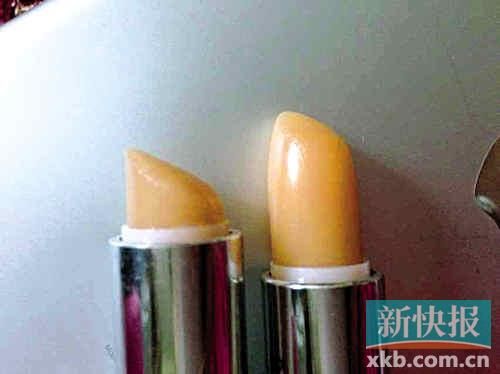 ■蘇小姐將其在專柜和聚美優(yōu)品購(gòu)買的伊麗莎白雅頓唇膏對(duì)比，產(chǎn)品包裝和唇膏顏色明顯不同。