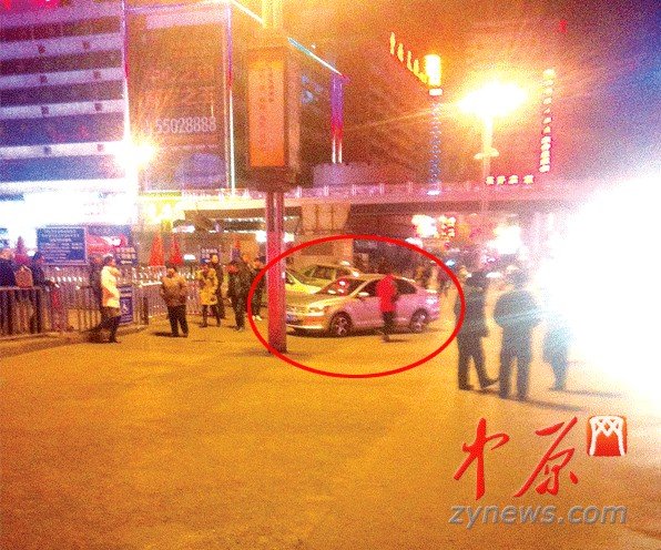 鄭州黑出租晝伏夜出 謊稱愛心車隊收高額車費 鄭州黑出租晝伏夜出 謊稱愛心車隊收高額車費