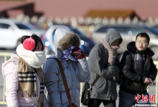　12月23日，京城迎來今年入冬以來最冷的時(shí)刻。受今年以來最強(qiáng)冷空氣影響，京城迎來入冬以來幅度最大的