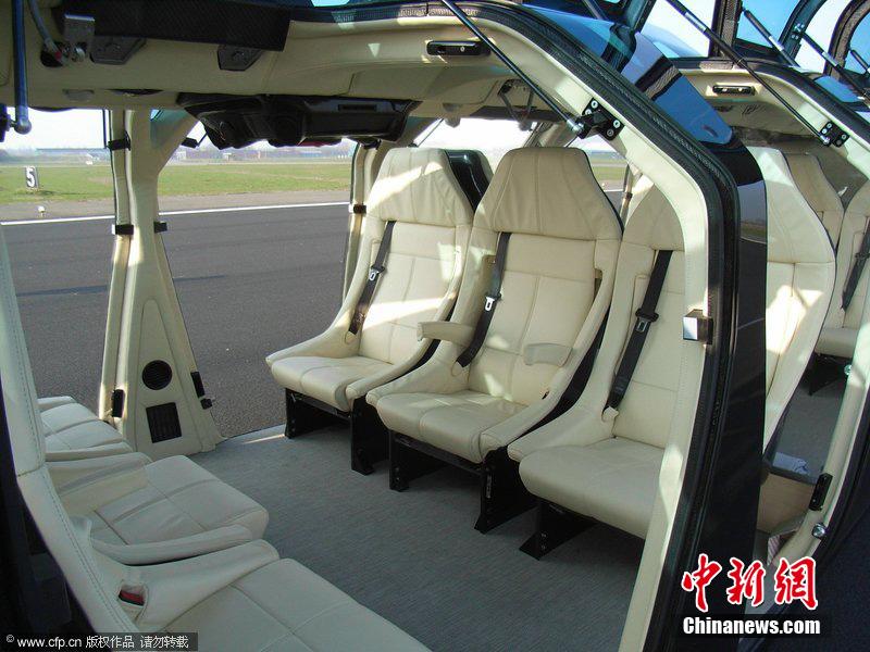 “超級(jí)巴士”在迪拜投入運(yùn)營(yíng) 打造世界最豪華公交車 “超級(jí)巴士”在迪拜投入運(yùn)營(yíng) 打造世界最豪華公交車