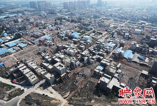 震驚！航拍鄭州城中村拆遷 宛如“地震災(zāi)區(qū)”