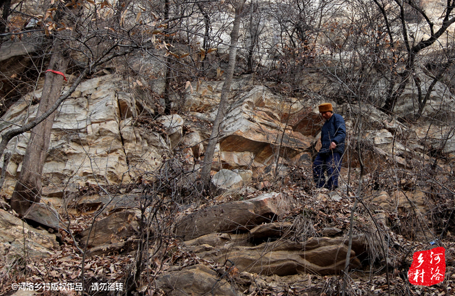 出家人打架，少見;出家人打架還用嘴咬，更是稀罕。嵩山后山一處人跡罕至的半山腰，就住著這樣一位奇葩的出家道士。