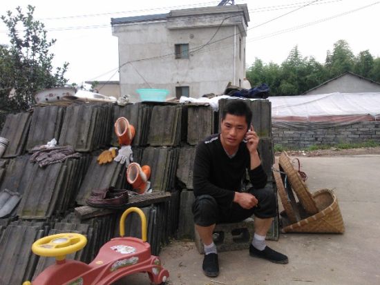 張輝忙于電話找工作，表示將自食其力。