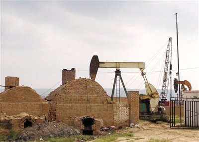 正在作業(yè)的揭蓋井，位于定邊縣紅柳溝鎮(zhèn)紅柳溝村。