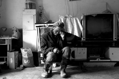 今年73歲的錢智遠(yuǎn)說起女兒錢仁鳳不禁老淚縱橫。