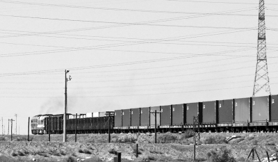 鄭歐班列總開行班數(shù)達到34班 五月份實現(xiàn)每周兩班 鄭歐班列總開行班數(shù)達到34班 五月份實現(xiàn)每周兩班