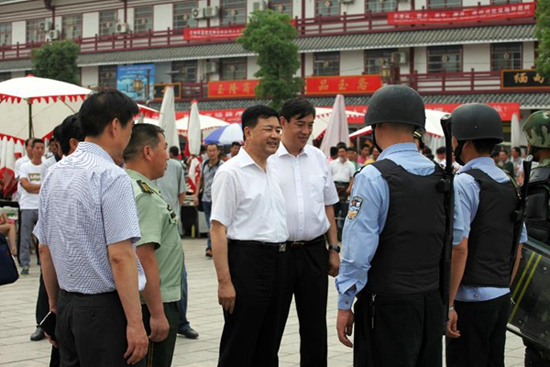 王小洪調研指導反恐維穩(wěn)工作 王小洪調研指導反恐維穩(wěn)工作