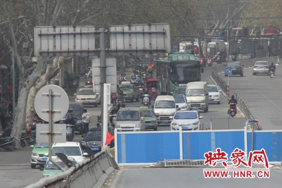 南陽路北向南方向擁堵嚴重。