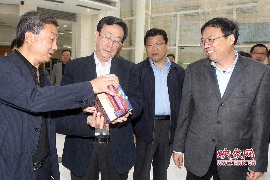 河南省委書記、省人大常委會主任郭庚茂視察河南電視臺 東方今報記者沈翔 劉棟杰/攝