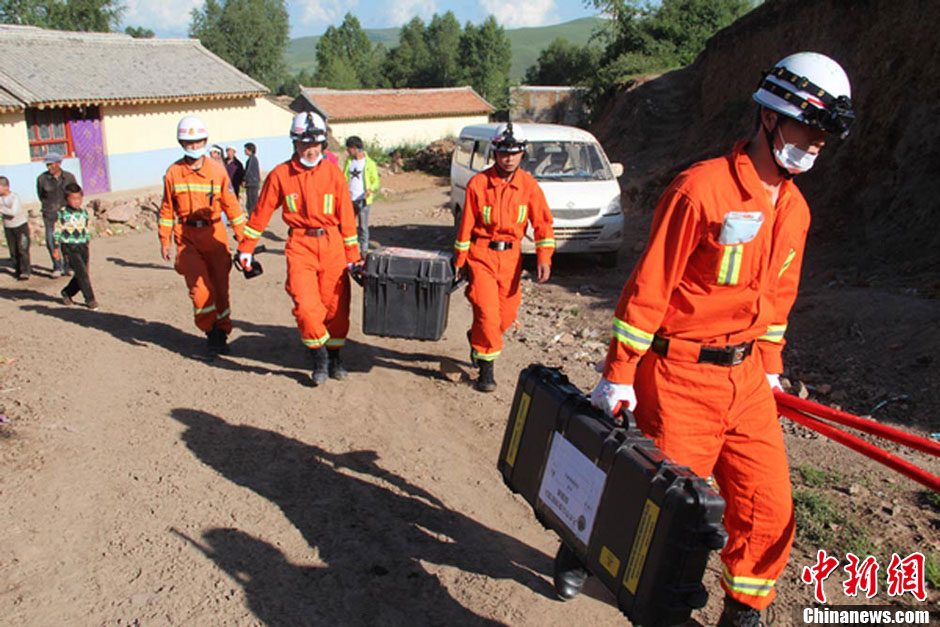 甘肅定西地震:岷縣永光村救援現(xiàn)場直擊 甘肅定西地震:岷縣永光村救援現(xiàn)場直擊