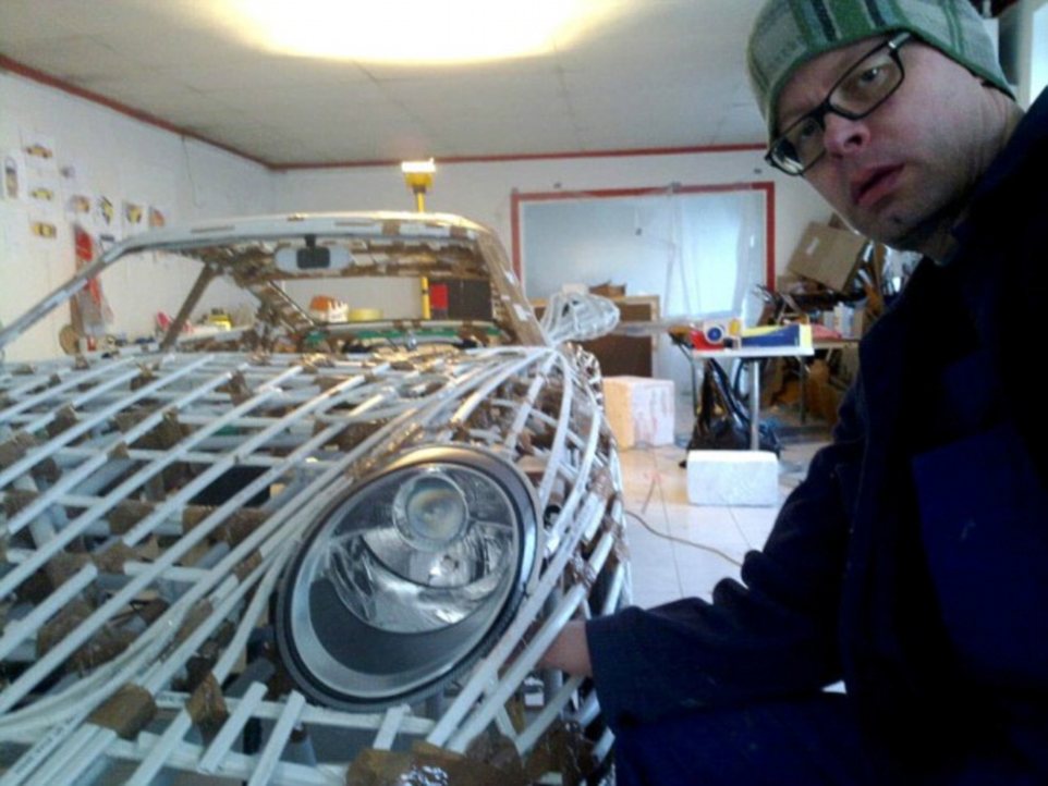 澳牛人用紙板做成保時(shí)捷被收入博物館 澳牛人用紙板做成保時(shí)捷被收入博物館