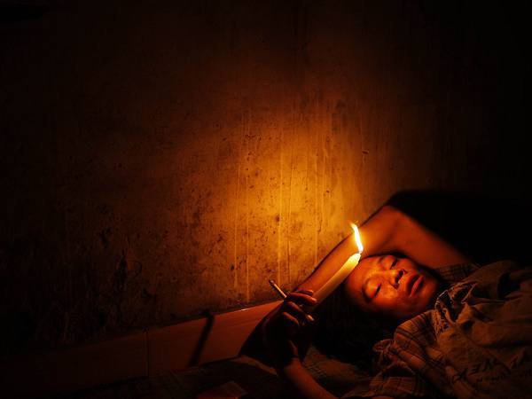 真實(shí)記錄一個(gè)吸毒者生命最后19天 真實(shí)記錄一個(gè)吸毒者生命最后19天