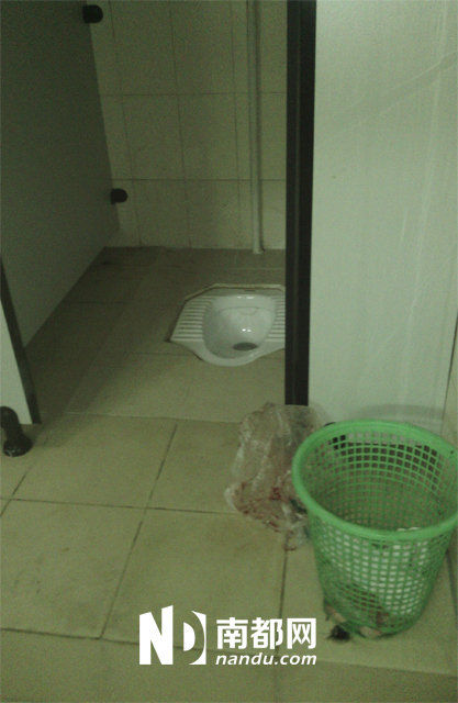 新生男嬰頭腳對(duì)折被棄公廁 新生男嬰頭腳對(duì)折被棄公廁