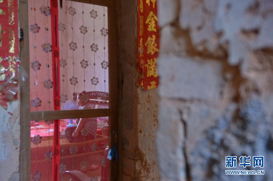 農場棚戶區(qū)的最后留守家庭：留下的是回憶，迎來的是幸福