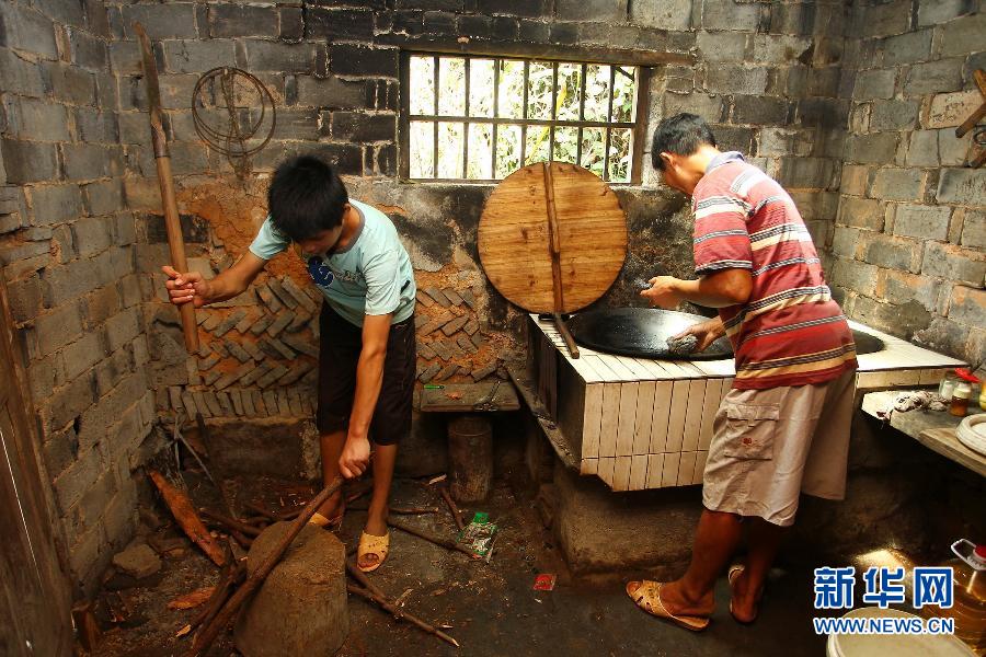 農場棚戶區(qū)的最后留守家庭：留下的是回憶，迎來的是幸福