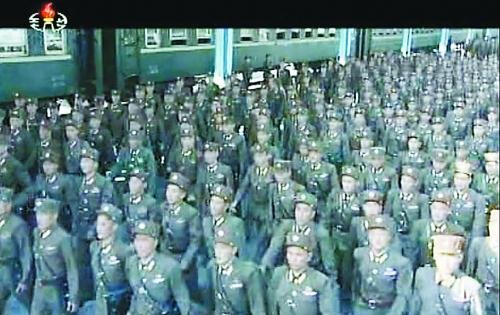 約2萬名朝鮮朝鮮人民軍基層軍官近日陸續(xù)抵達平壤，準備出席軍方大會。