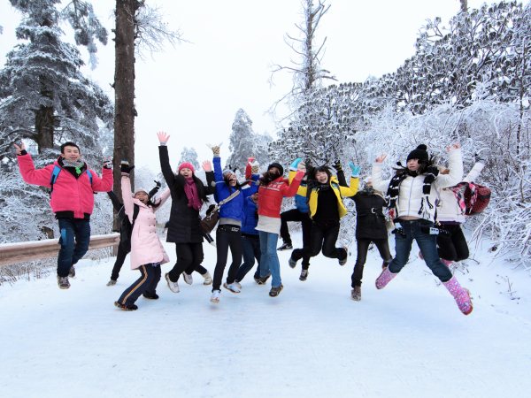 沐浴拜佛峨眉山，吉祥如意大家沾
