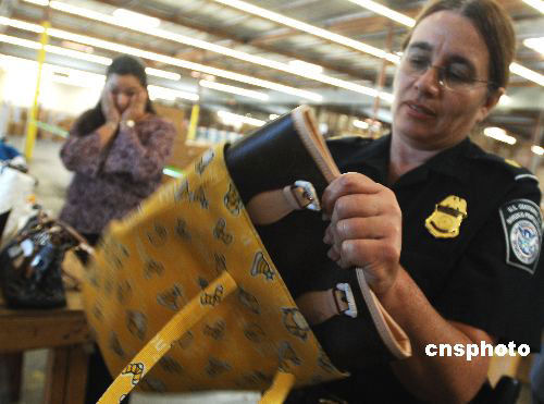 出國旅游海關(guān)檢查有講究 啥能帶啥不能帶？