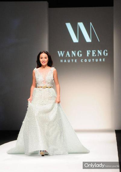 秀場(chǎng)妝容 秀場(chǎng)妝容