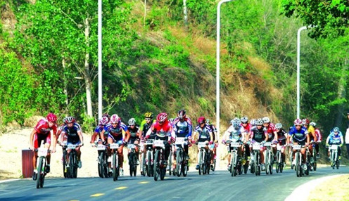 圖為參賽選手賽場(chǎng)英姿 孫猛 攝 圖為參賽選手賽場(chǎng)英姿 孫猛 攝