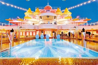 豪華的郵輪設施 豪華的郵輪設施