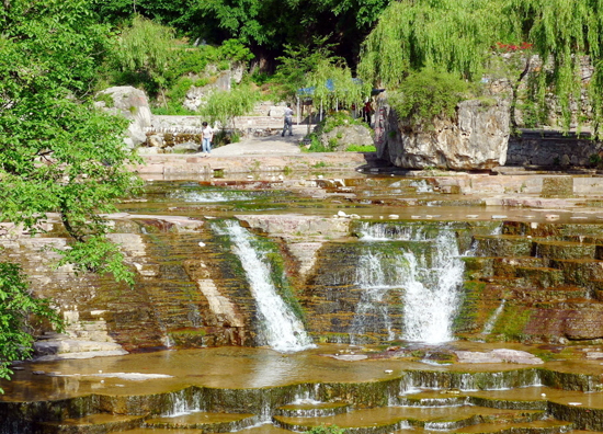 親水八里溝初秋時盡享涼爽 親水八里溝初秋時盡享涼爽