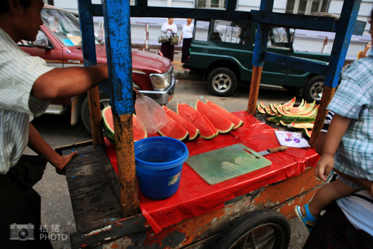 緬甸，繽紛的街邊平民小吃