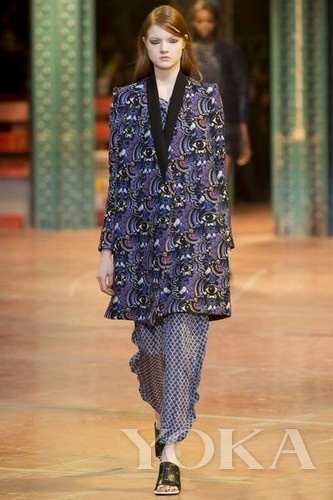 即將大熱LOGO出爐 女星領(lǐng)銜棄虎頭穿獨眼衛(wèi)衣 即將大熱LOGO出爐 女星領(lǐng)銜棄虎頭穿獨眼衛(wèi)衣