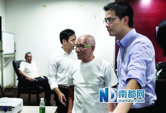 發(fā)布會現(xiàn)場，葉問兒子葉準中途離場。