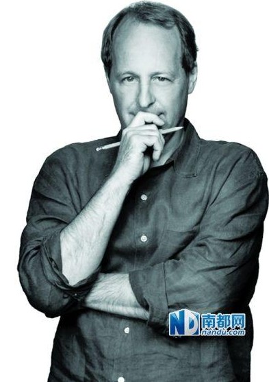 新演播室的設(shè)計(jì)總指揮Jim Fenhagen 新演播室的設(shè)計(jì)總指揮Jim Fenhagen