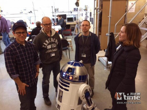 機器人R2D2將演"星戰(zhàn)7" 機器人R2D2將演"星戰(zhàn)7"