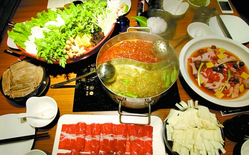 山西火鍋店爆炸事件后，鄭州用電磁爐的火鍋店生意火爆。