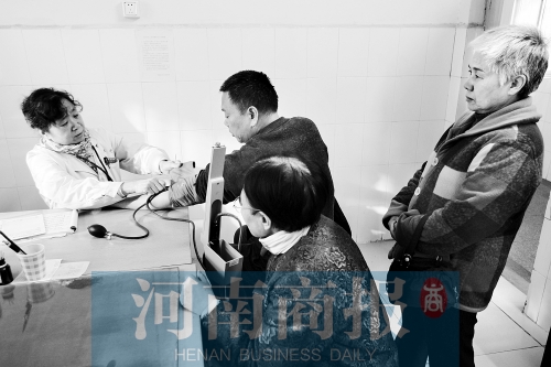 河南要建立體醫(yī)療網(wǎng)絡(luò) 讓每個居民都有“健康身份證” 河南要建立體醫(yī)療網(wǎng)絡(luò) 讓每個居民都有“健康身份證”