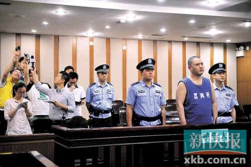 廣州市民政局民間組織管理局稽查處原處長李軍犯猥褻兒童罪，被判處有期徒刑4年。記者 孫毅/攝