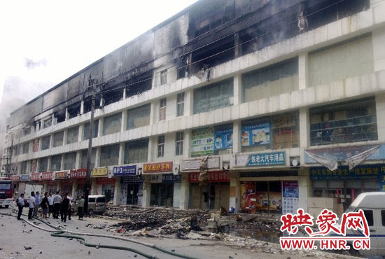 圖為火災(zāi)現(xiàn)場(chǎng) 圖為火災(zāi)現(xiàn)場(chǎng)