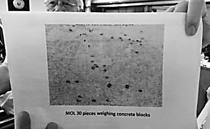 菲防長(zhǎng)3日出示拍攝到的“混凝土砌塊”。