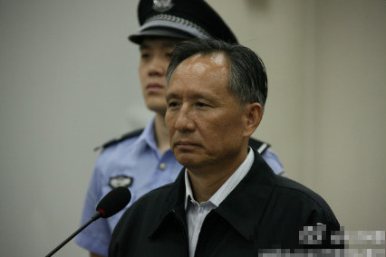 庭審現(xiàn)場(chǎng)的張曙光。