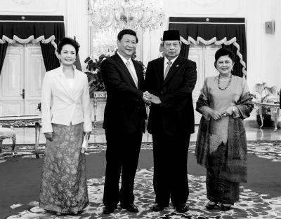 2日，國(guó)家主席習(xí)近平在雅加達(dá)同印度尼西亞總統(tǒng)蘇西洛舉行會(huì)談。 新華社發(fā)