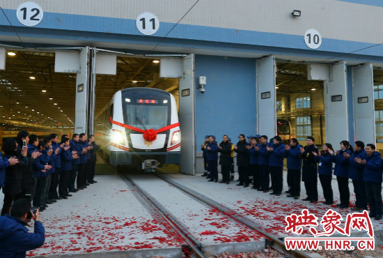 12月28日早上7點39分，編號為0111的列車駛出鄭東車輛段開往市體育中心站