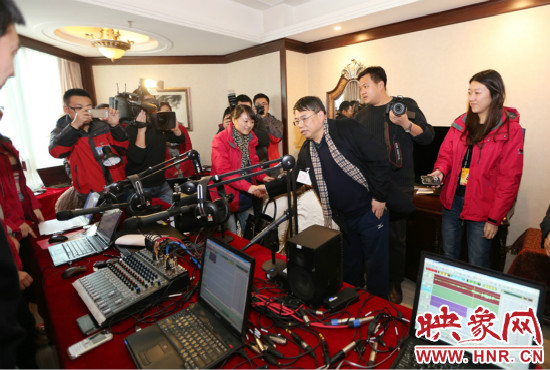 朱夏炎視察映象網(wǎng)全國兩會北京演播室 寄語爭做第一 朱夏炎視察映象網(wǎng)全國兩會北京演播室 寄語爭做第一