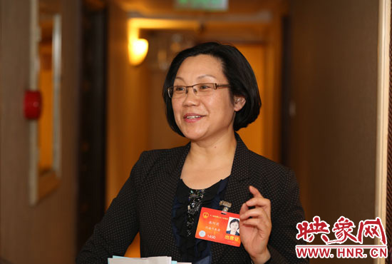 全國(guó)人大代表、商丘市實(shí)驗(yàn)小學(xué)校長(zhǎng)高阿莉做客映象網(wǎng)兩會(huì)微視。